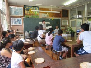 アート制作のためのオリエンテーションの様子